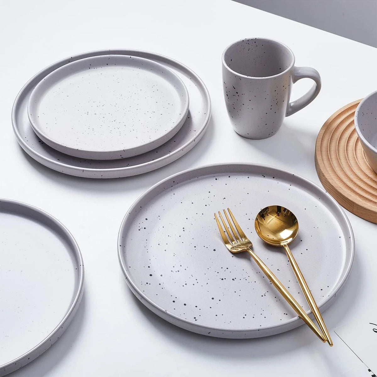 Stone Lain Jade Stoneware 16 Piece Dinnerware Set, Service for 4, Light Grey